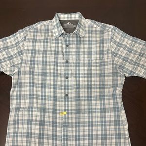 Craft & Barrow Men’s Short sleeve, plaid, button down shirt size Large
